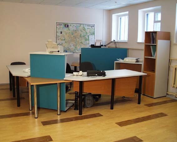 office.jpg (68645 bytes)